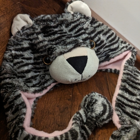 Daiso bear hat  with ear flaps Adult one size fits most - Picture 8 of 10